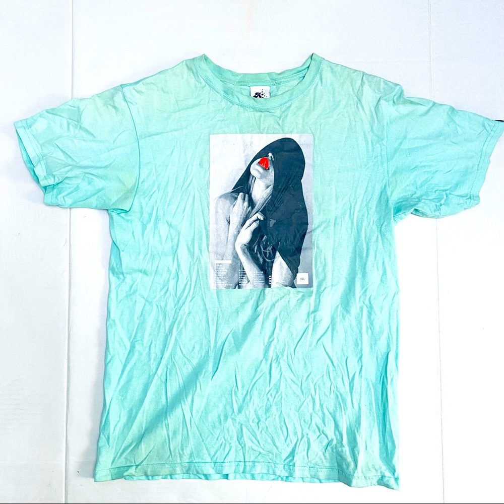 Akomplice t shirt